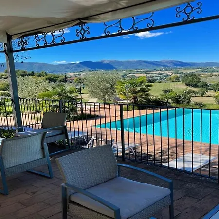 Stunning Grounds Surround Each Apt Panoramic Views All Around You شقة *
