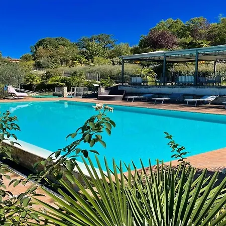 شقة Stunning Grounds Surround Each Apt Panoramic Views All Around You