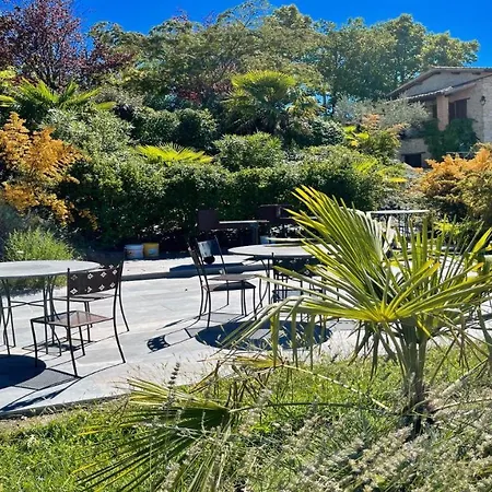 Stunning Grounds Surround Each Apt Panoramic Views All Around You شقة *